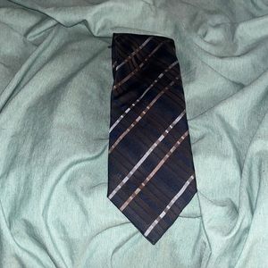 Kenneth Cole, 100% silk tie